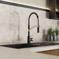 WK 3 in Schwarz/Gold, Küchenarmatur mit innovativem Spiralfeder-Design
